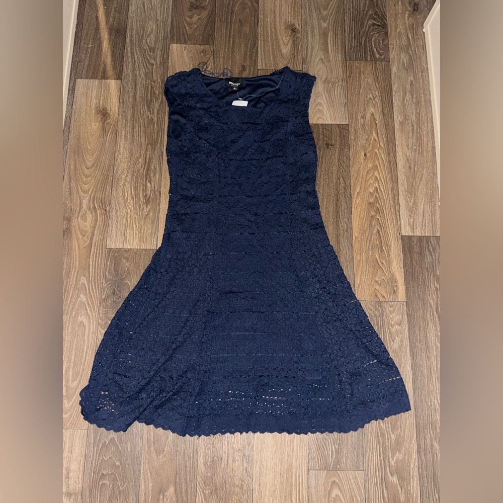 NWT RNStudio by Ronni Nicole Medium Navy Dress